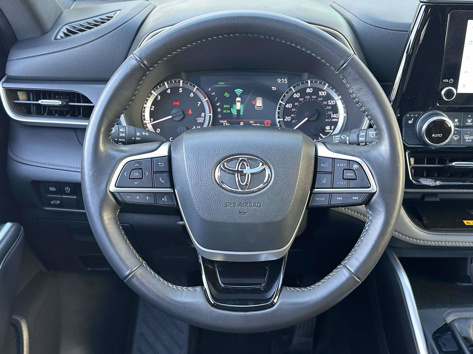 Used 2024 Toyota Highlander XSE AWD/4WD image 15