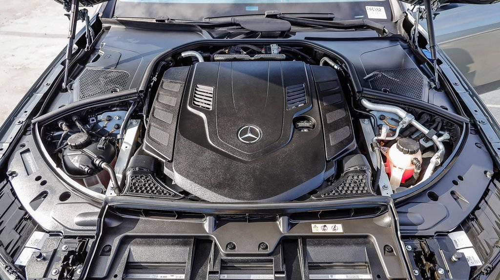 Used 2025 Mercedes-Benz S 580 4MATIC Sedan image 32