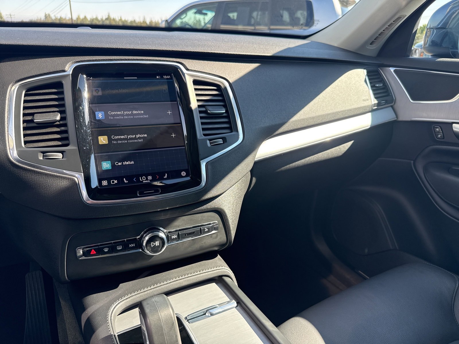 Used 2025 Volvo XC90 B5 Core image 25