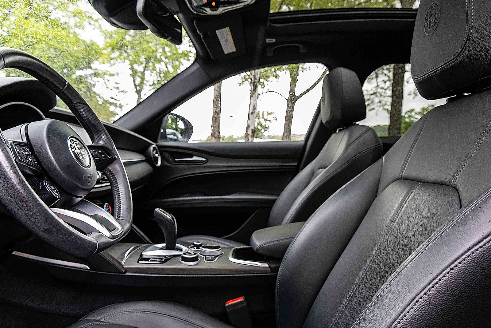 Used 2022 Alfa Romeo Stelvio Ti image 8