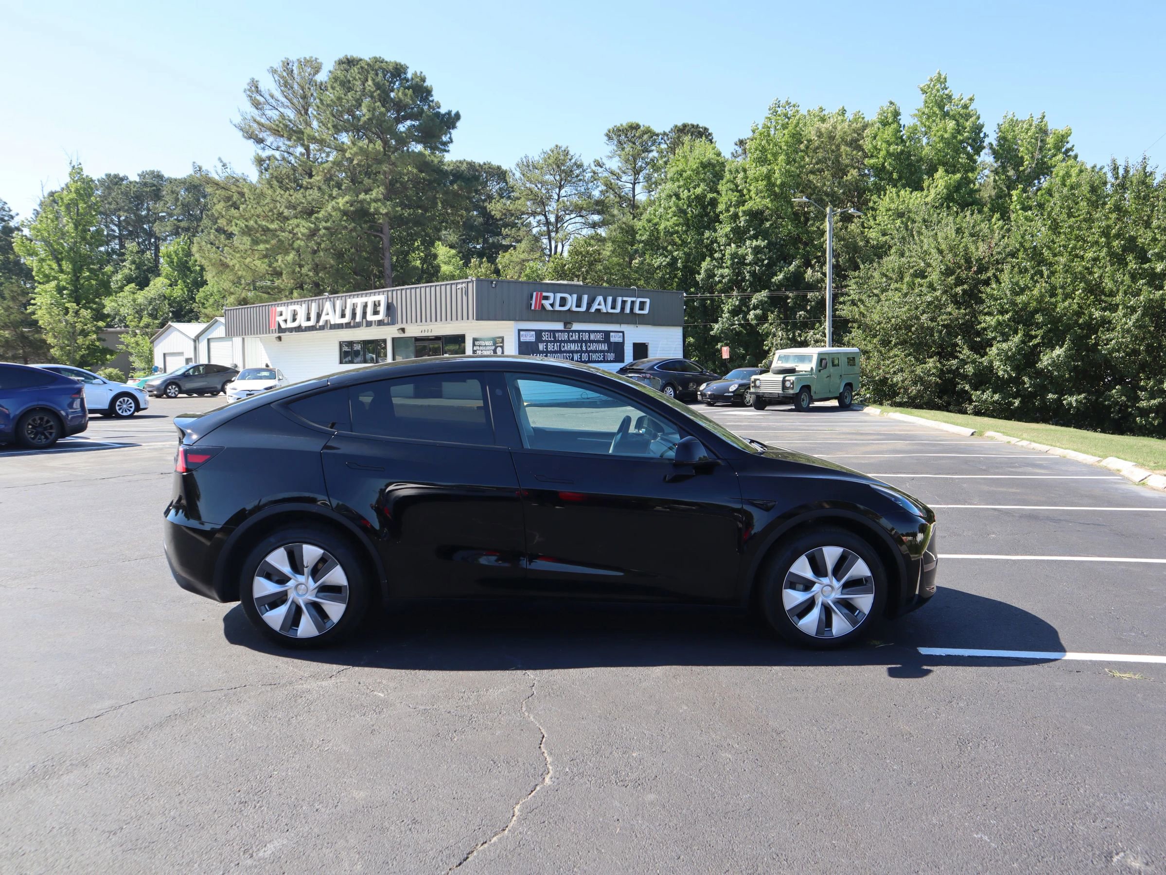 Used 2024 Tesla Model Y Long Range AWD/4WD image 12