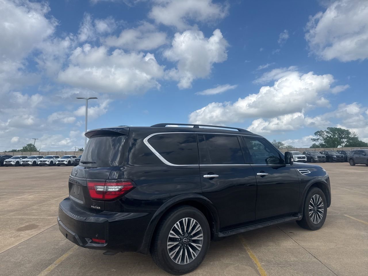 Used 2022 Nissan Armada SL w/ Midnight Edition Package image 23