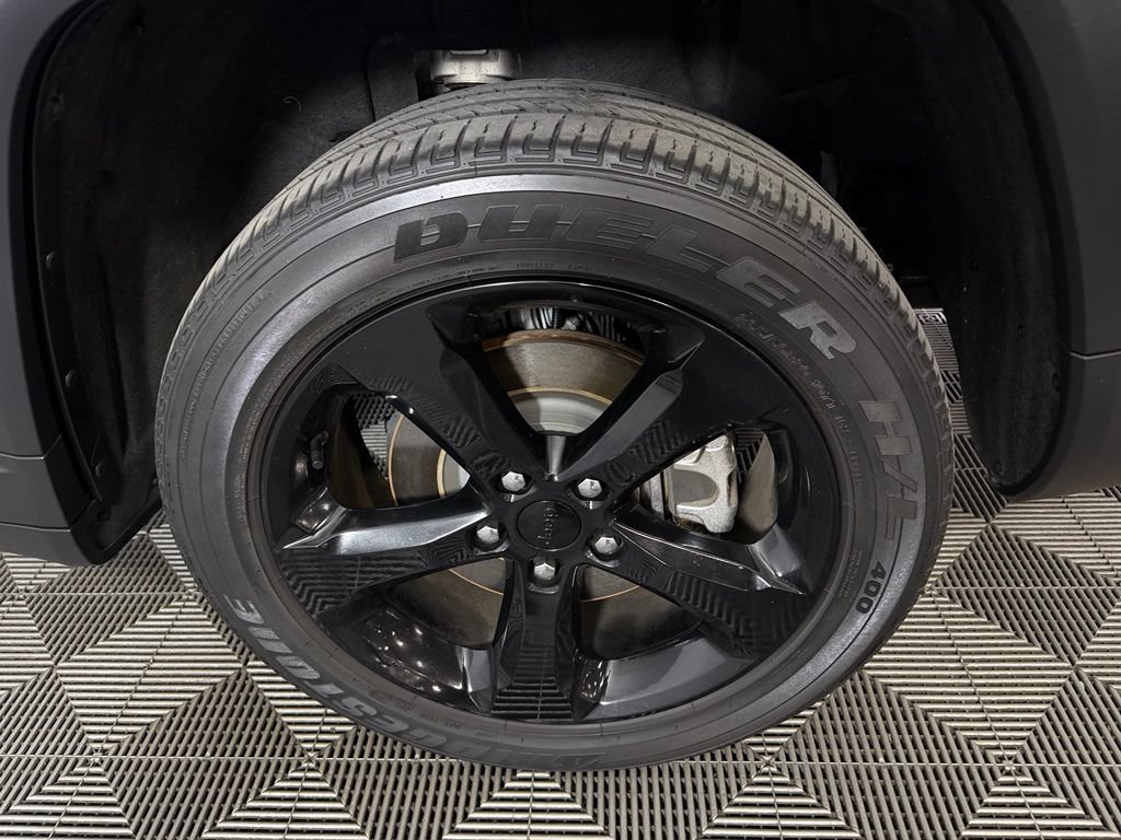 Certified 2023 Jeep Grand Cherokee L Laredo AWD/4WD image 11