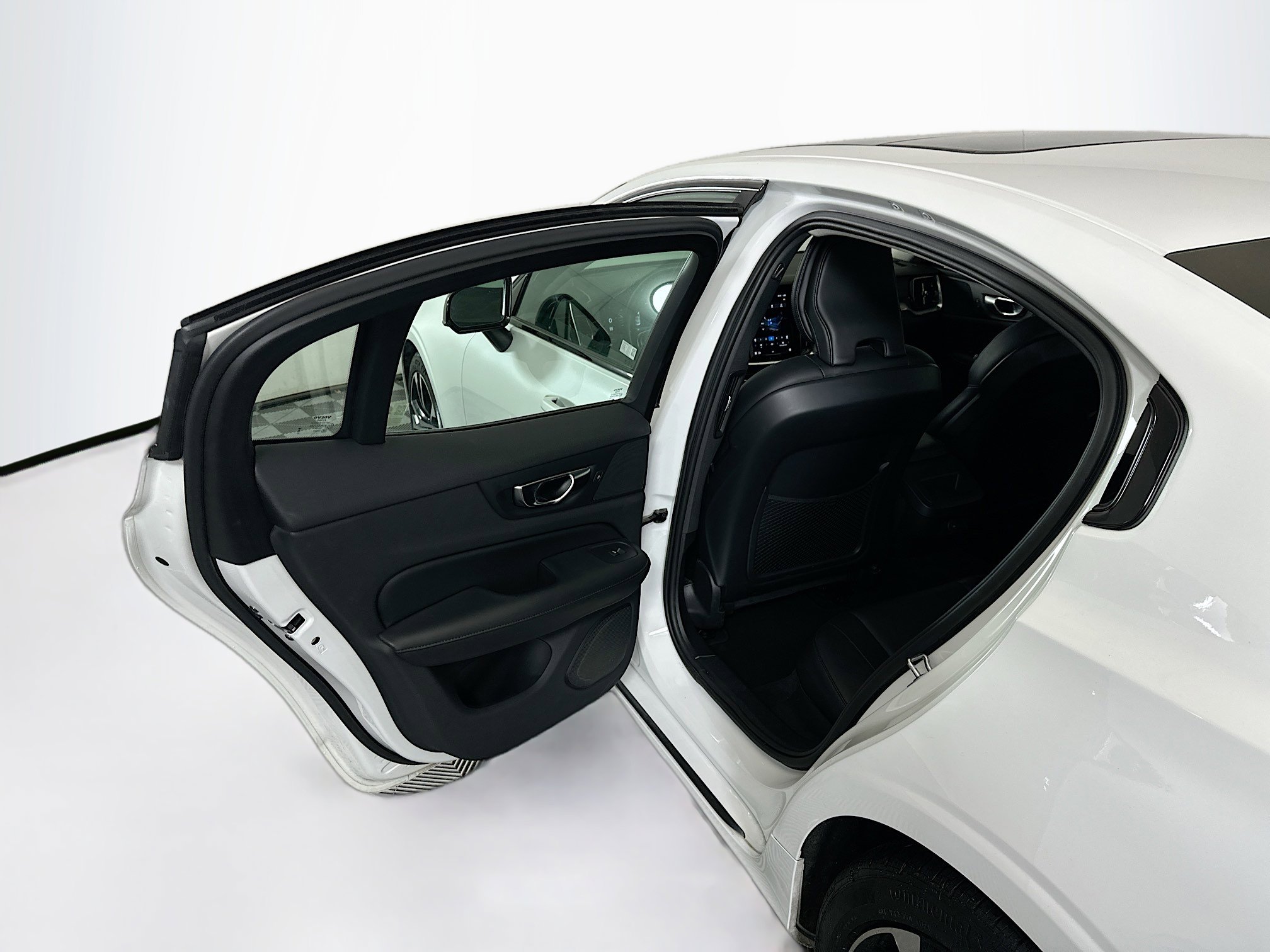 Used 2024 Volvo S60 B5 Core image 28