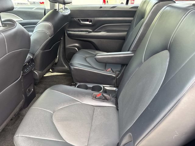 Used 2024 Toyota Grand Highlander AWD image 32