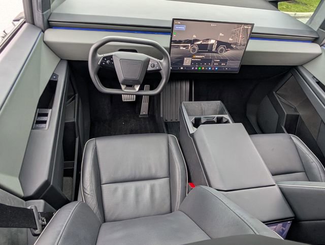 Used 2024 Tesla Cybertruck AWD Crew Cab image 8