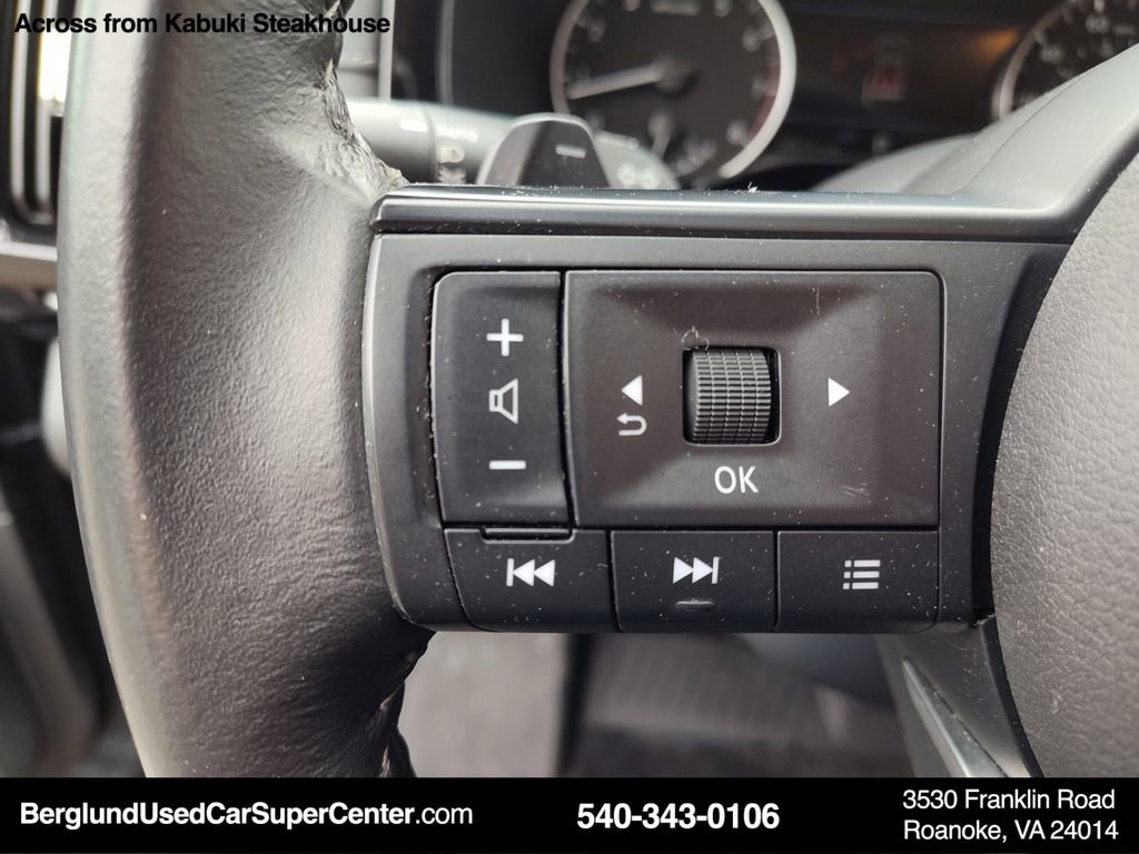 Used 2024 Nissan Pathfinder SV w/ SV Premium Package AWD/4WD image 26