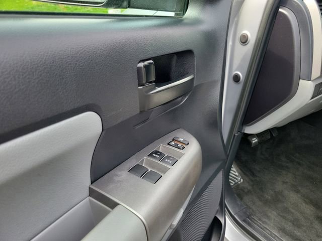 Used 2017 Toyota Sequoia SR5 AWD/4WD image 8