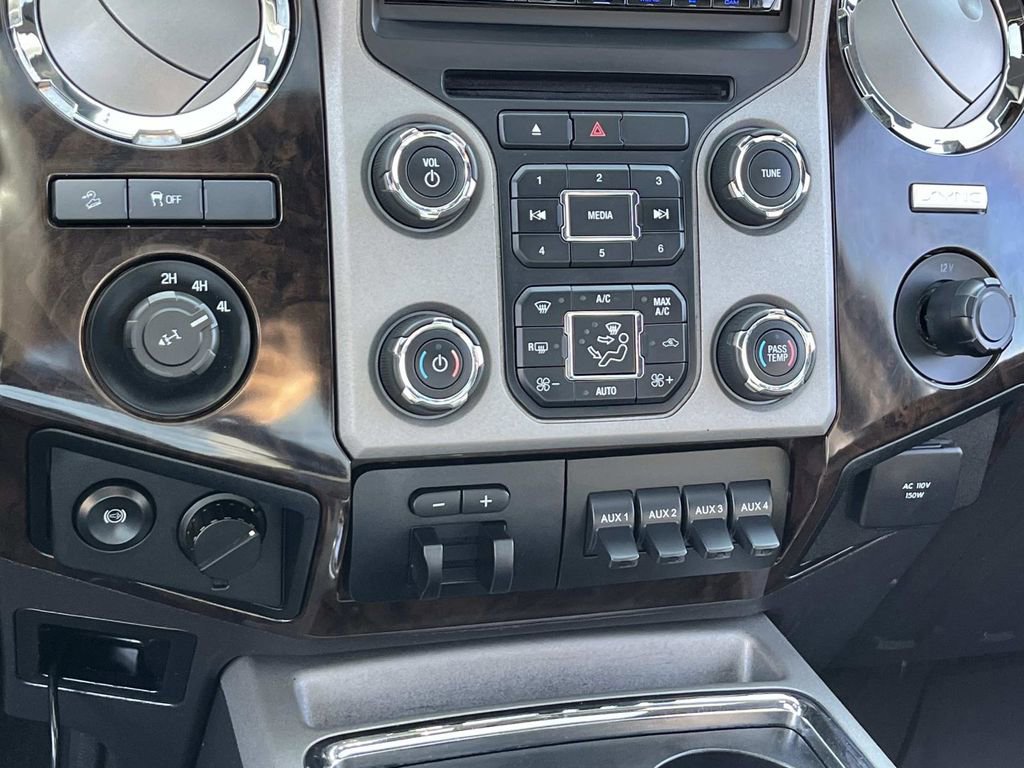 Used 2016 Ford F250 Platinum w/ FX4 Off-Road Package image 31