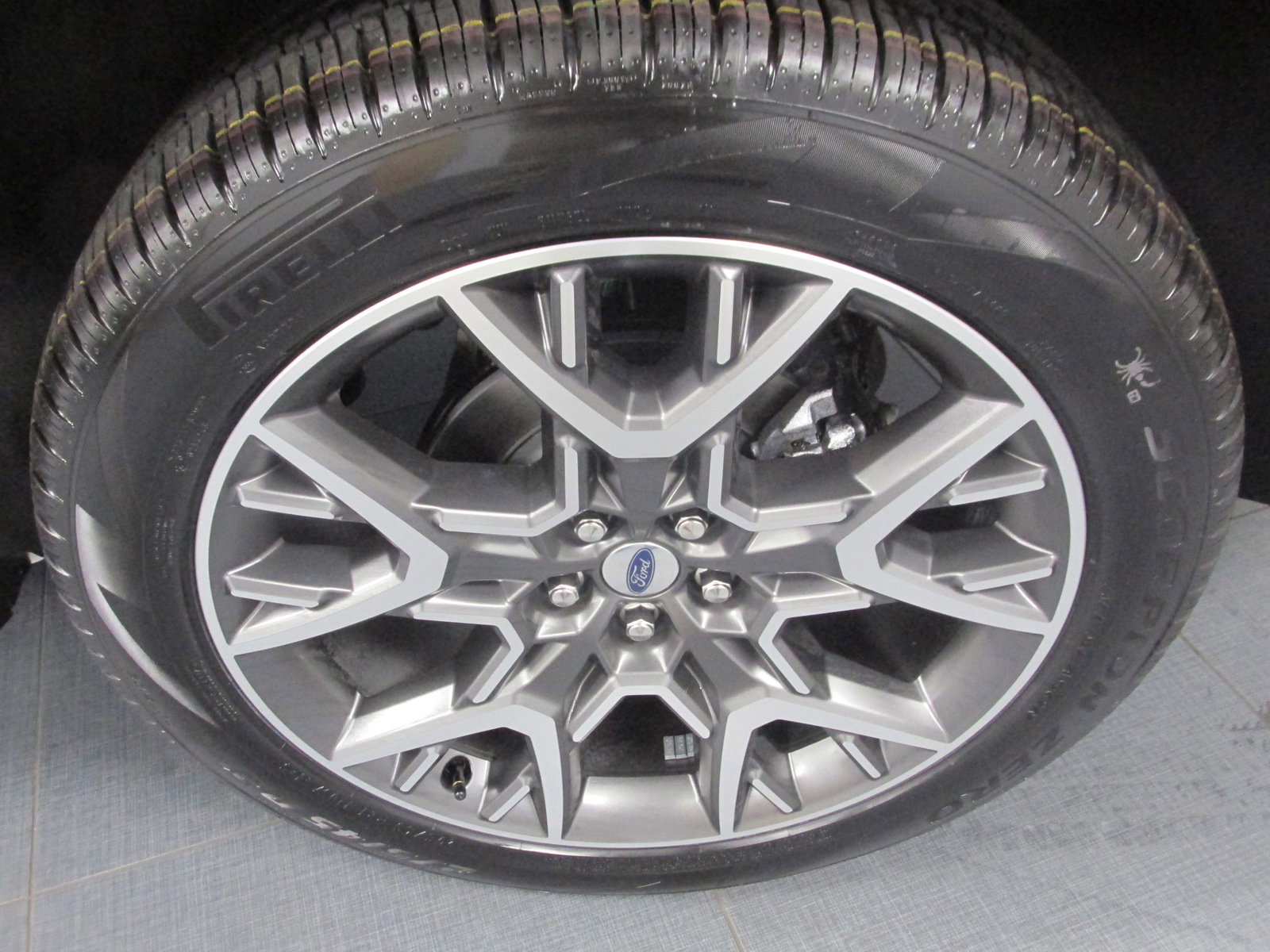 New 2025 Ford Explorer Platinum w/ Ultimate Package image 10