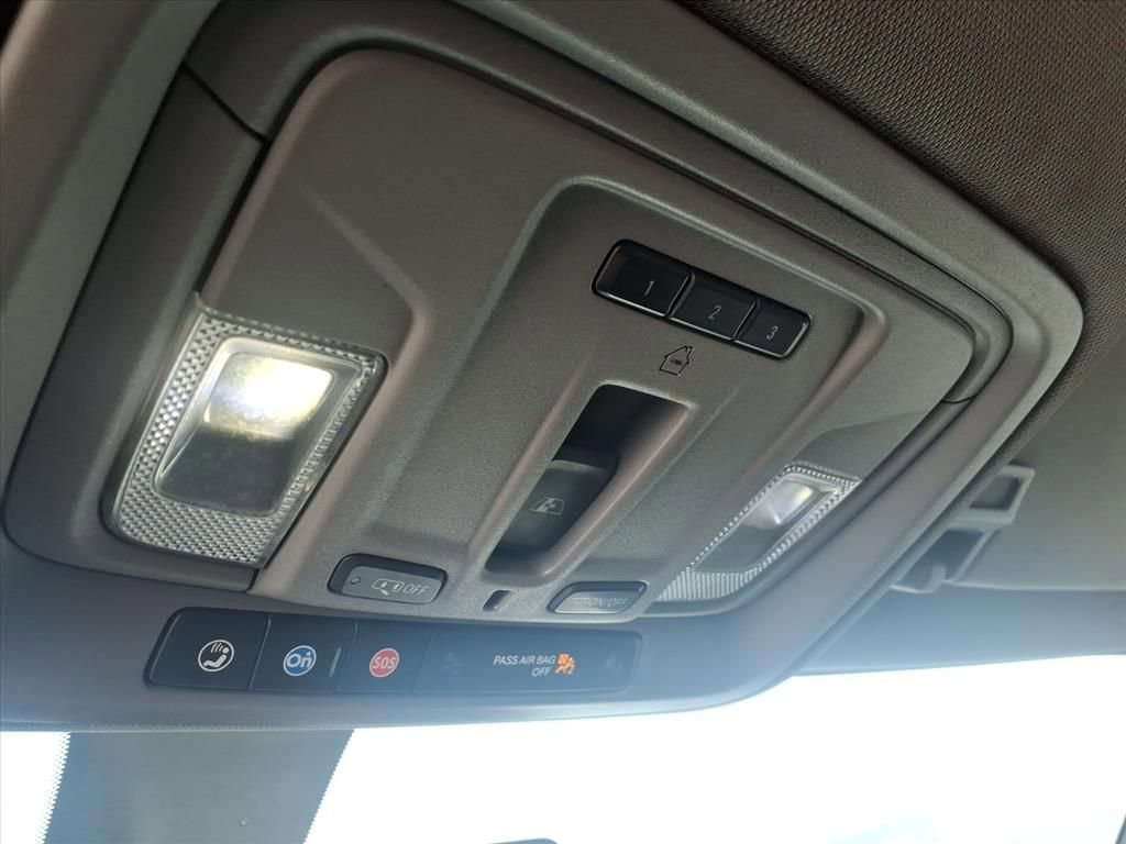 Used 2022 Chevrolet Silverado 3500 LT w/ Convenience Package image 32