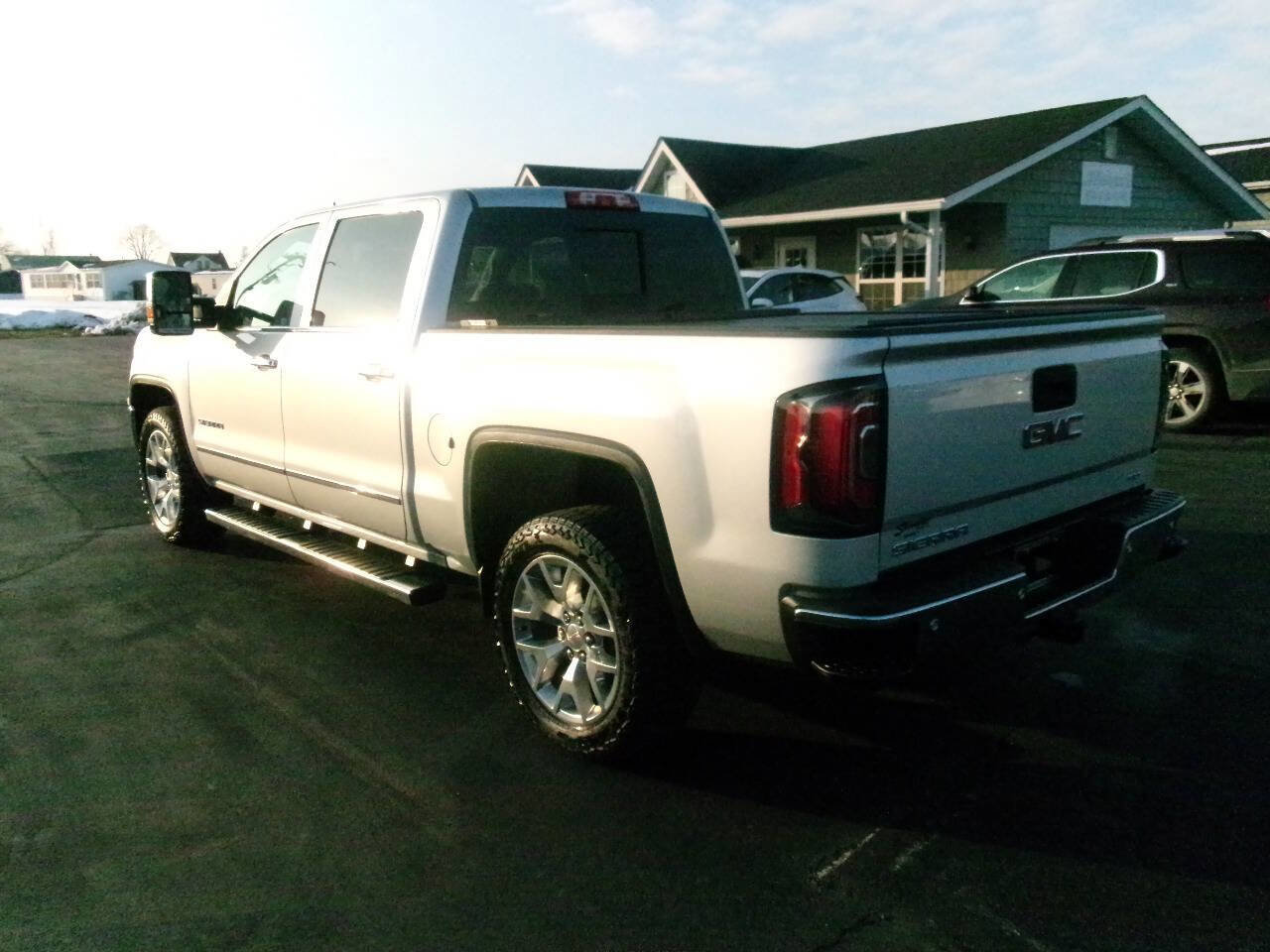 Used 2017 GMC Sierra 1500 SLT w/ SLT Premium Package image 4