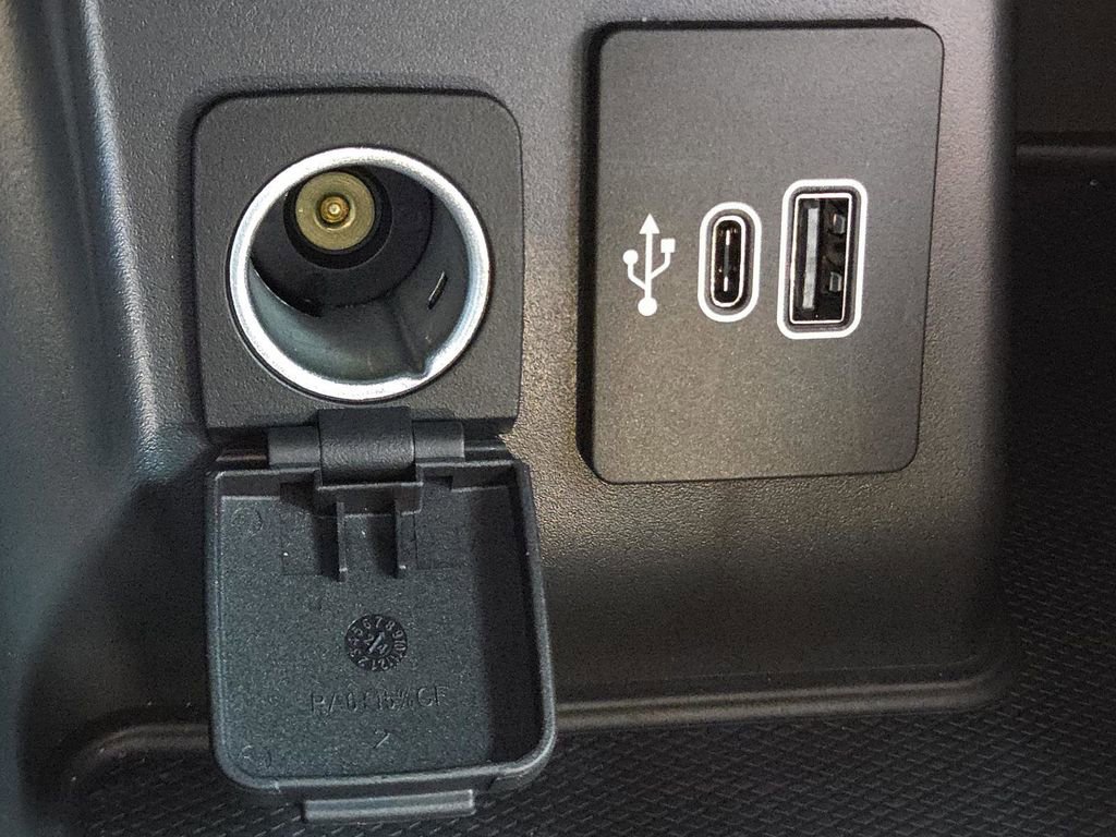 Used 2025 Ford Explorer Active RWD image 32