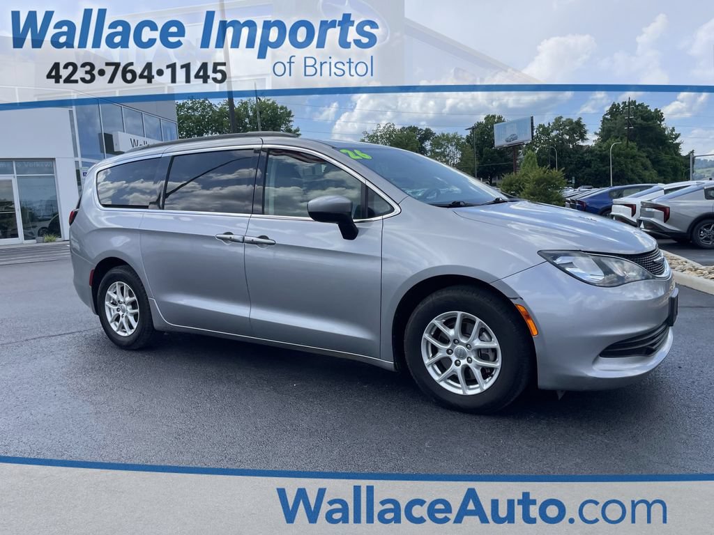 Used 2020 Chrysler Voyager Lxi FWD image 1