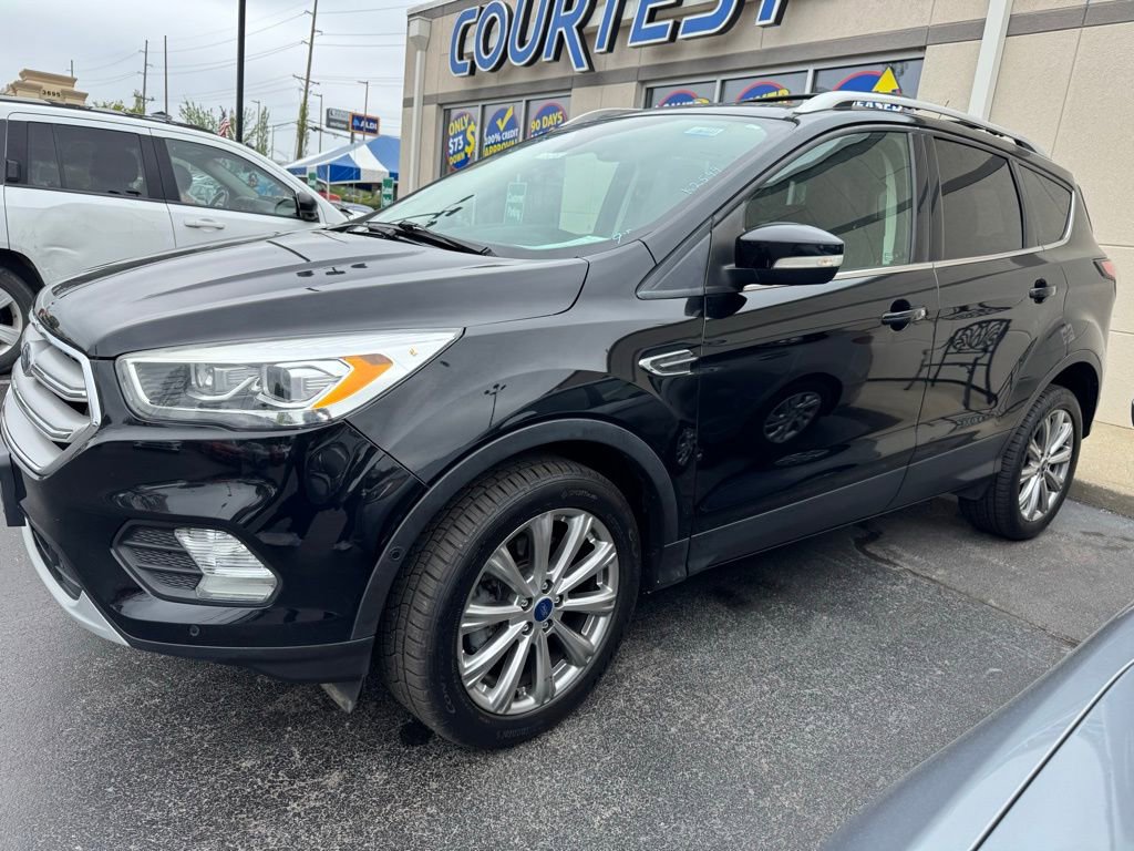 Used 2018 Ford Escape Titanium image 2