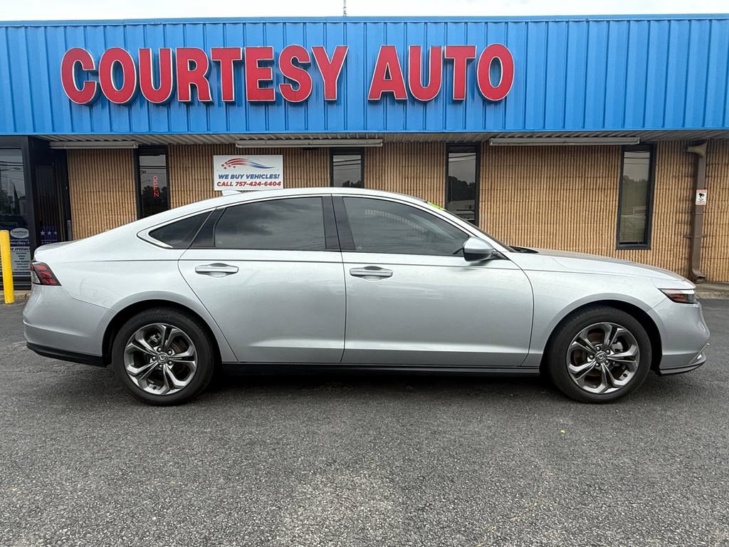 Used 2024 Honda Accord EX image 12