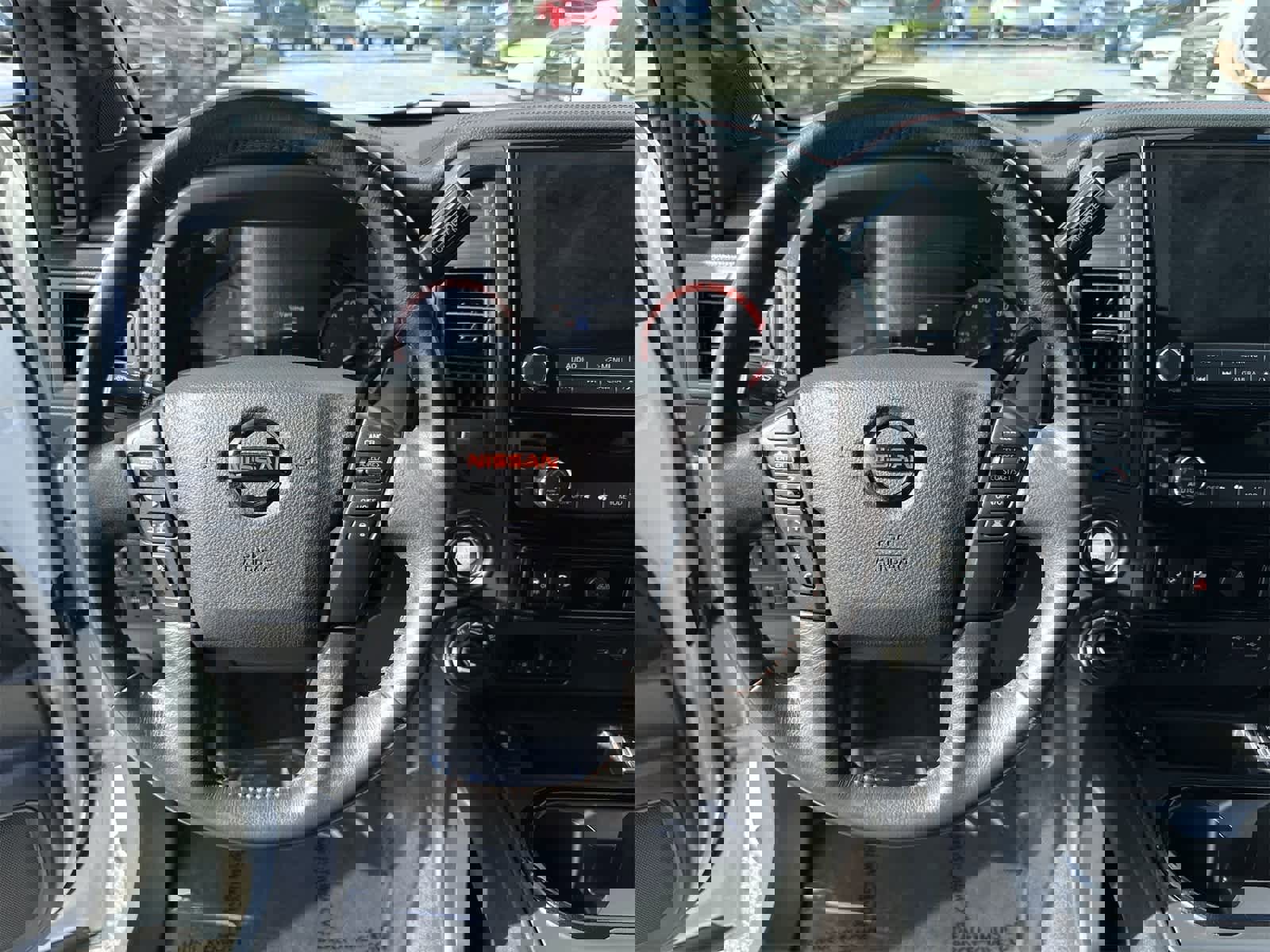 Used 2021 Nissan Titan PRO-4X w/ Pro-4x Convenience Package image 17