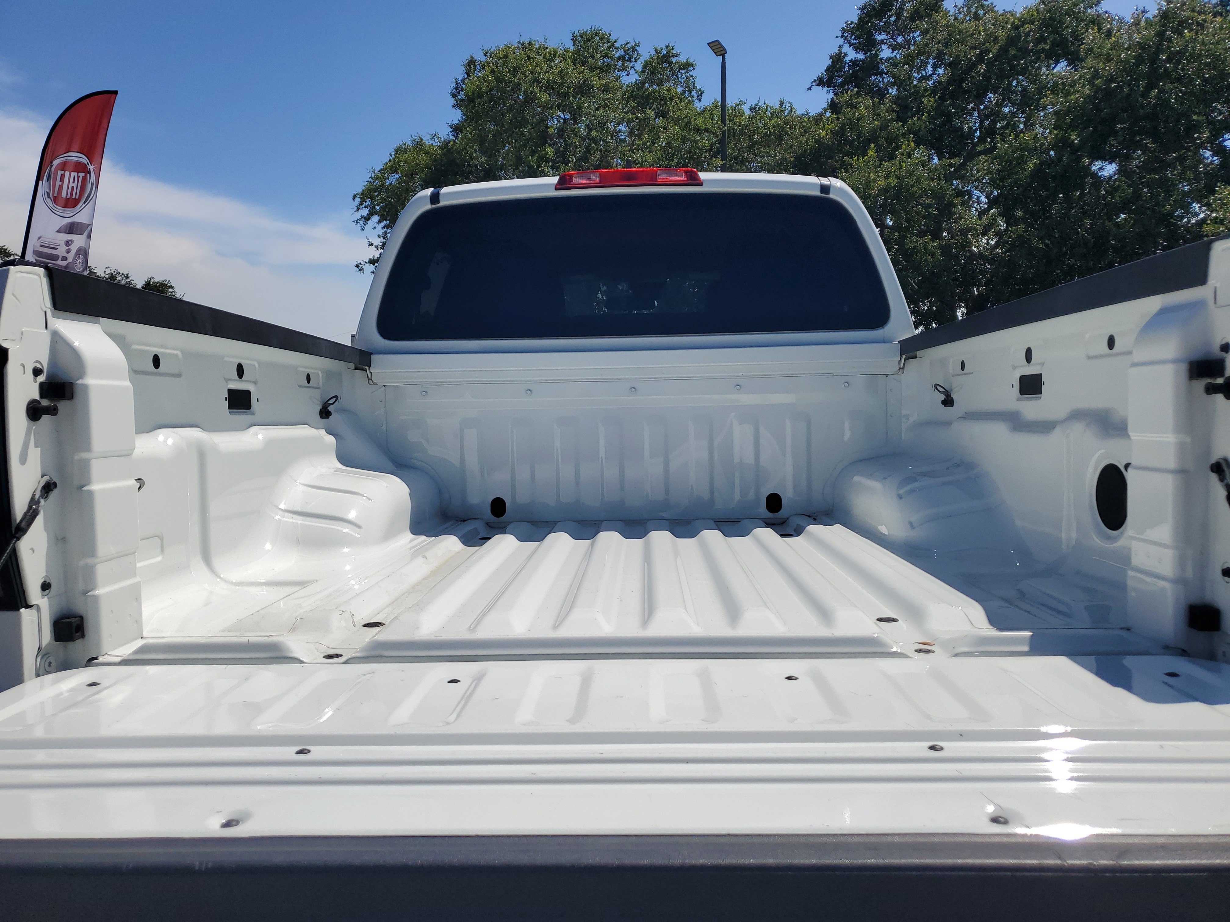 Used 2022 Nissan Frontier SV w/ Technology Package image 9