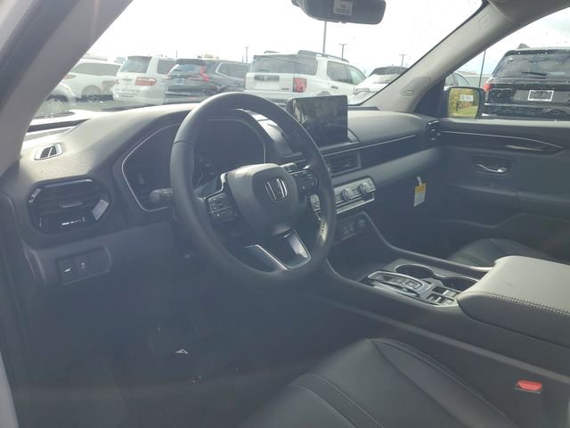 New 2025 Honda Pilot Touring image 18