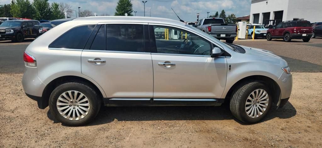 Used 2013 Lincoln MKX AWD w/ Wood Pkg image 3