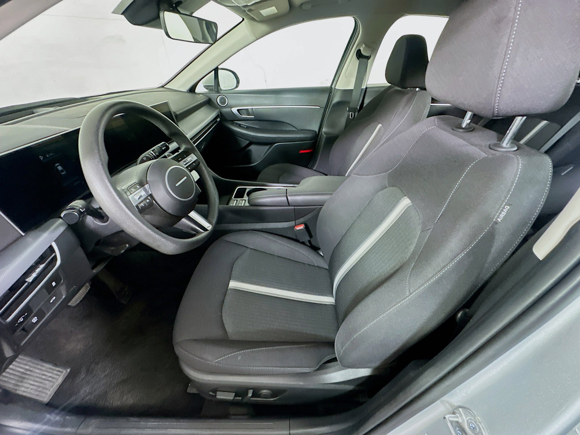 Used 2025 Hyundai Sonata SEL FWD image 13