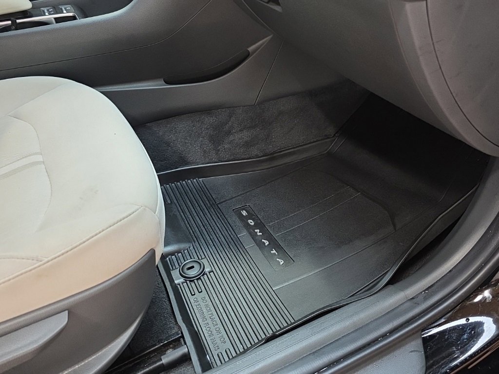 Certified 2024 Hyundai Sonata SEL w/ Convenience Package image 13