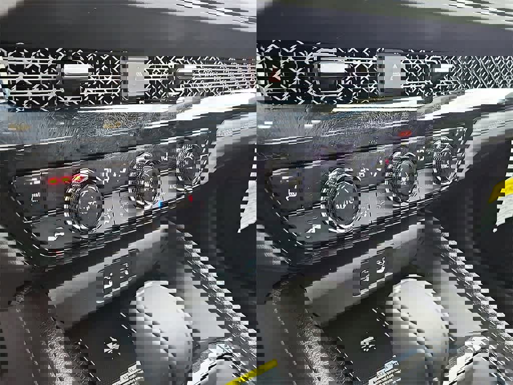 Used 2025 Honda Accord EX-L image 17