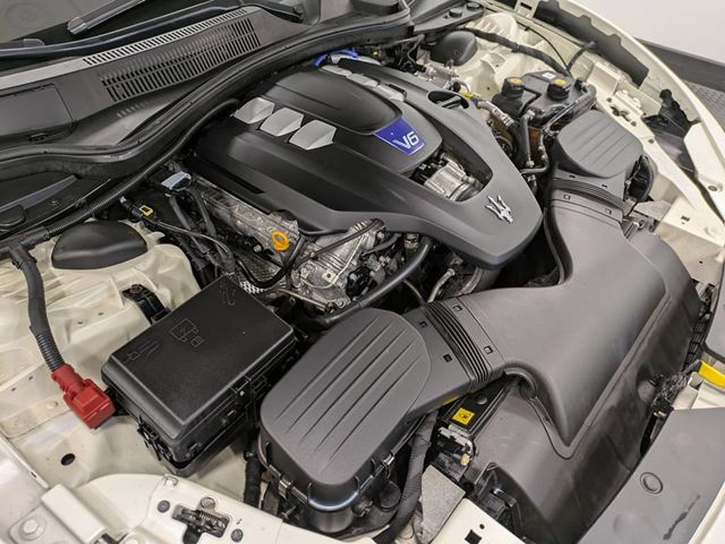 Used 2019 Maserati Ghibli S Q4 AWD/4WD image 30