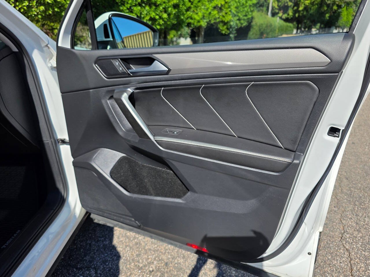 Used 2022 Volkswagen Tiguan SE FWD image 37