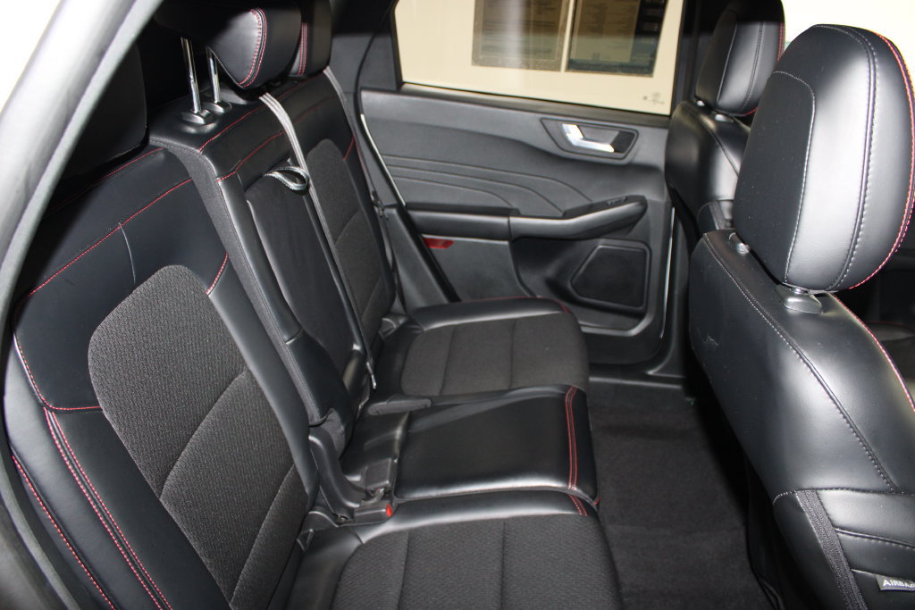 Used 2025 Ford Escape ST-Line FWD image 16