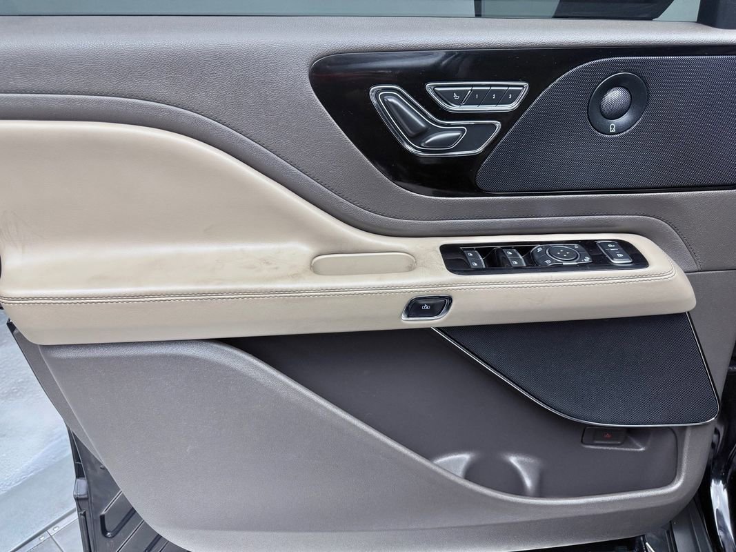 Used 2021 Lincoln Aviator Reserve w/ Equipment Group 201A image 14