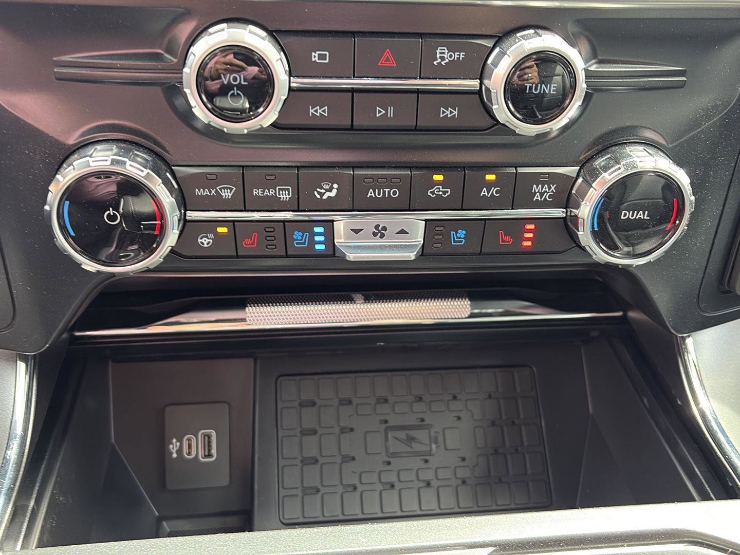 Used 2025 Ford F150 Lariat w/ Equipment Group 502A High AWD/4WD image 25