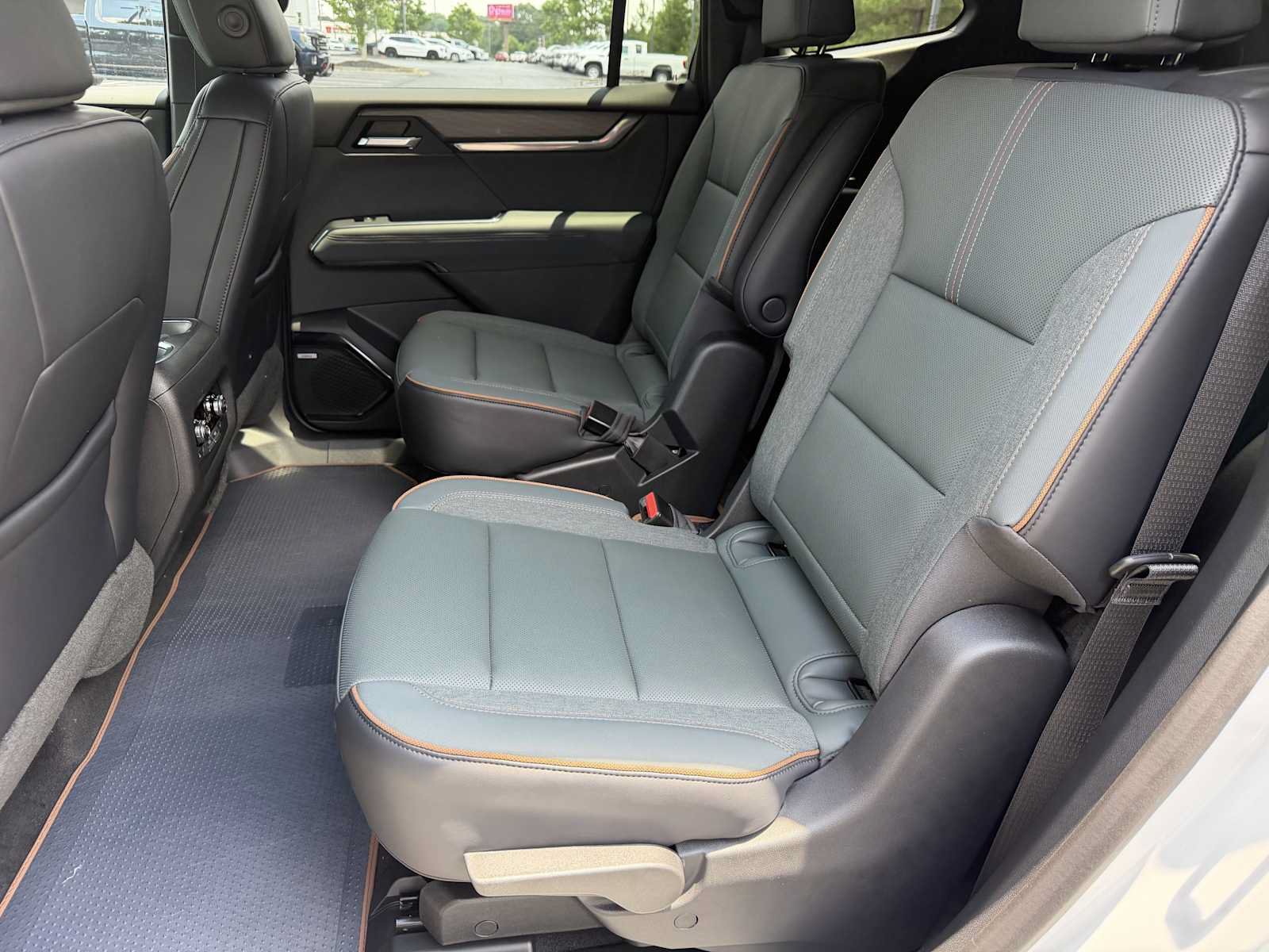 New 2026 GMC Acadia AT4 w/ Luxury Package AWD/4WD image 22