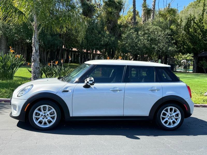 Used 2016 MINI Cooper 4-Door Hardtop image 2