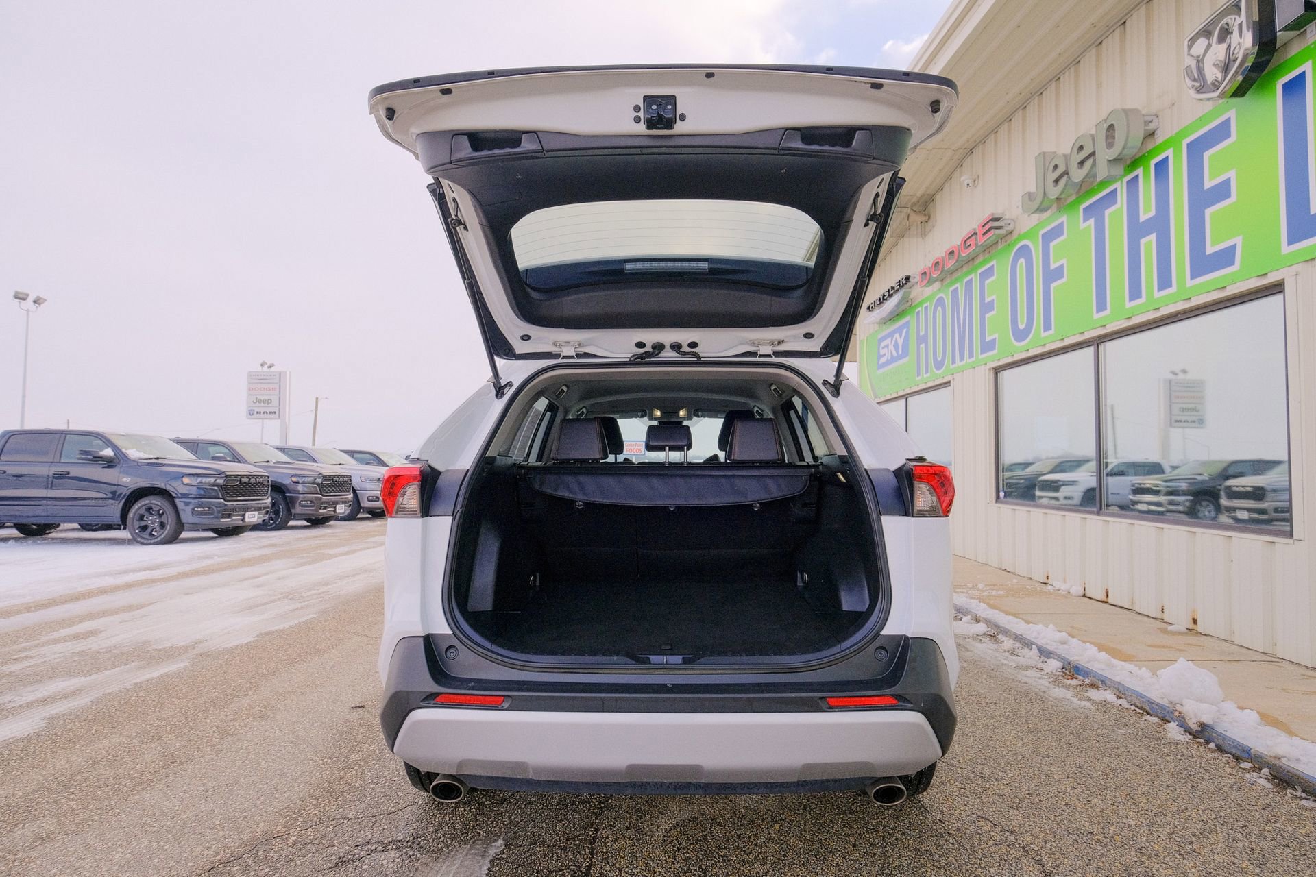 Used 2024 Toyota RAV4 Adventure image 21