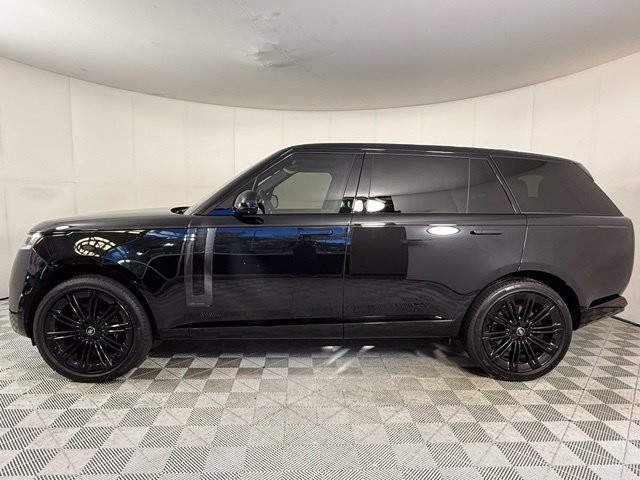 Used 2025 Land Rover Range Rover Long Wheelbase Autobiography AWD/4WD image 3