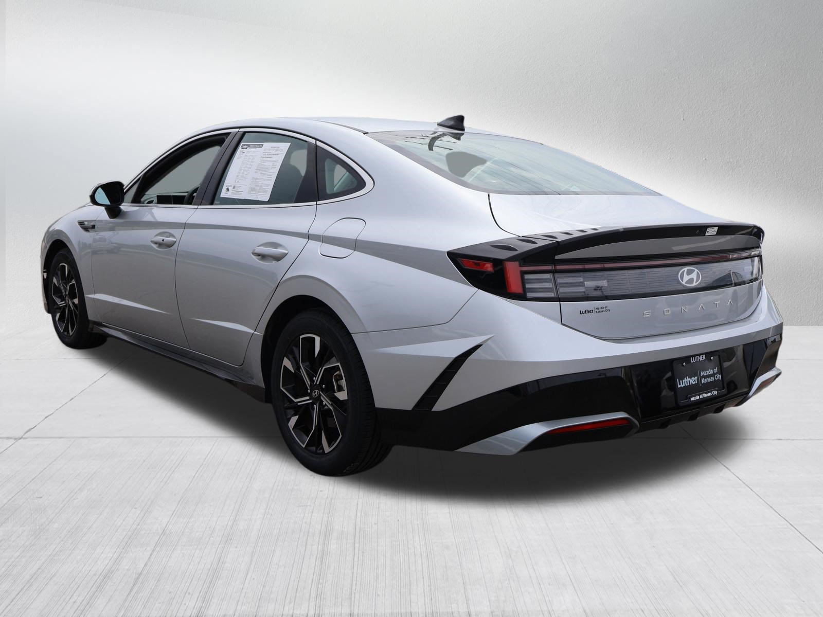 Used 2025 Hyundai Sonata SEL FWD image 5