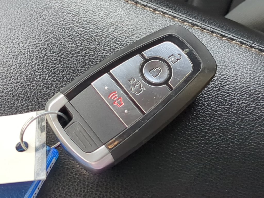 Used 2020 Ford Fusion SE FWD image 35