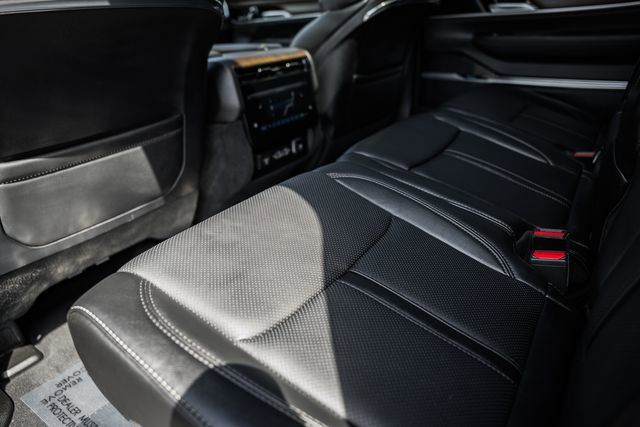 Used 2023 Jeep Grand Wagoneer 4WD w/ Flexible Seating Group image 41