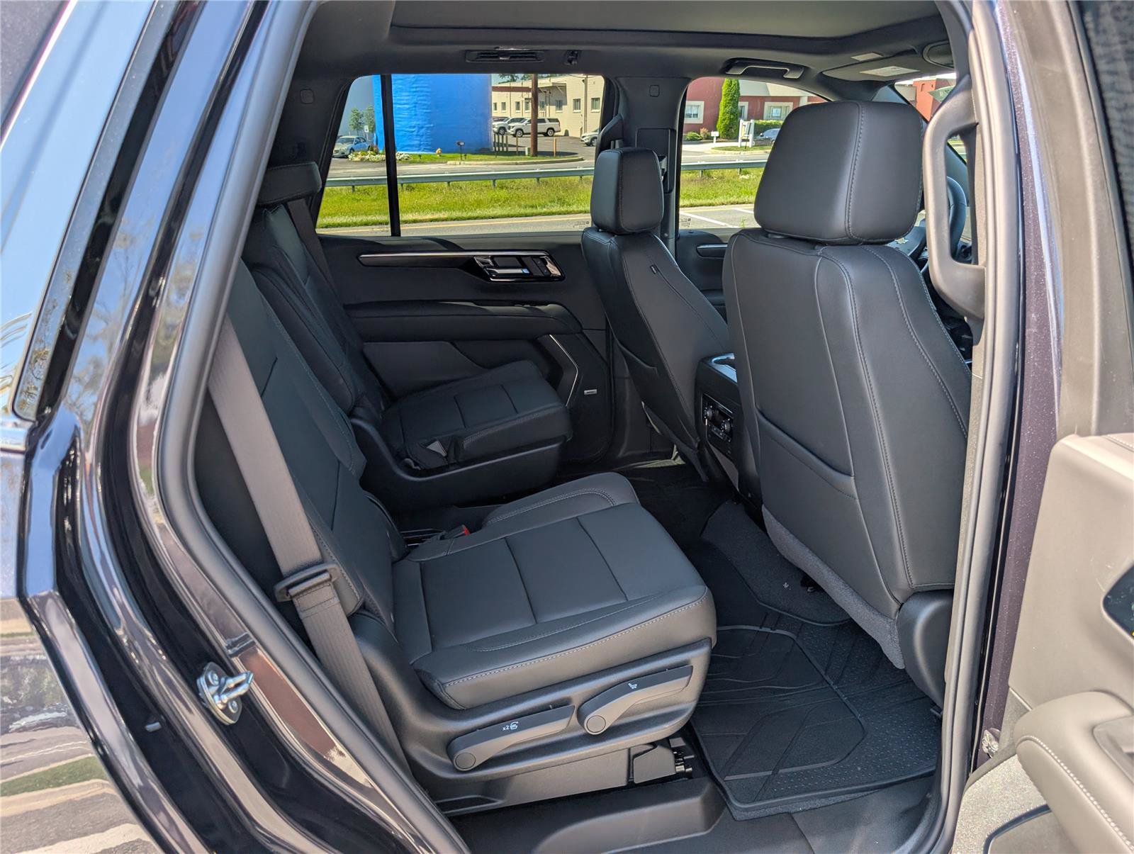 New 2026 Chevrolet Tahoe LT w/ Comfort Package AWD/4WD image 8