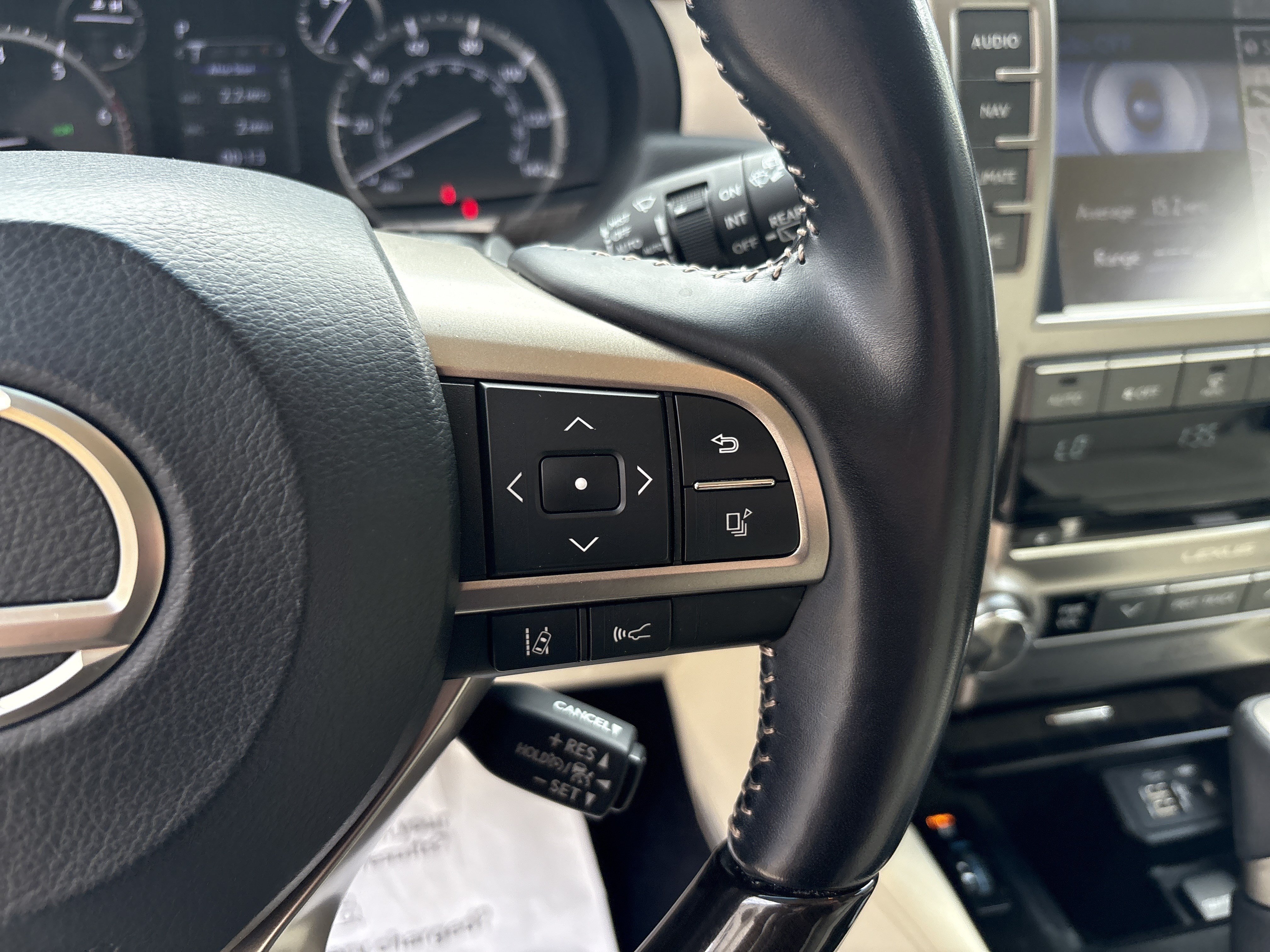 Used 2021 Lexus GX 460 Luxury w/ Off Road Package AWD/4WD image 19