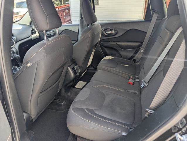 Used 2016 Jeep Cherokee Latitude image 10