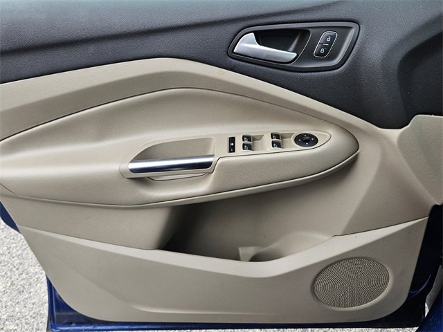 Used 2019 Ford Escape SE image 28