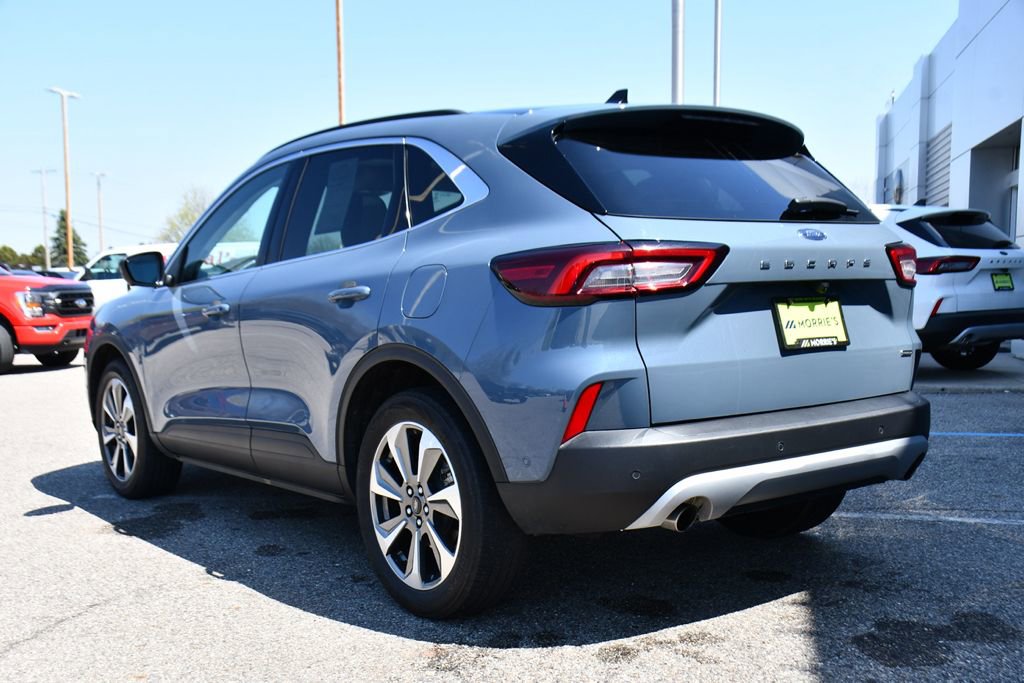 Used 2023 Ford Escape Platinum w/ Premium Technology Package AWD/4WD image 4