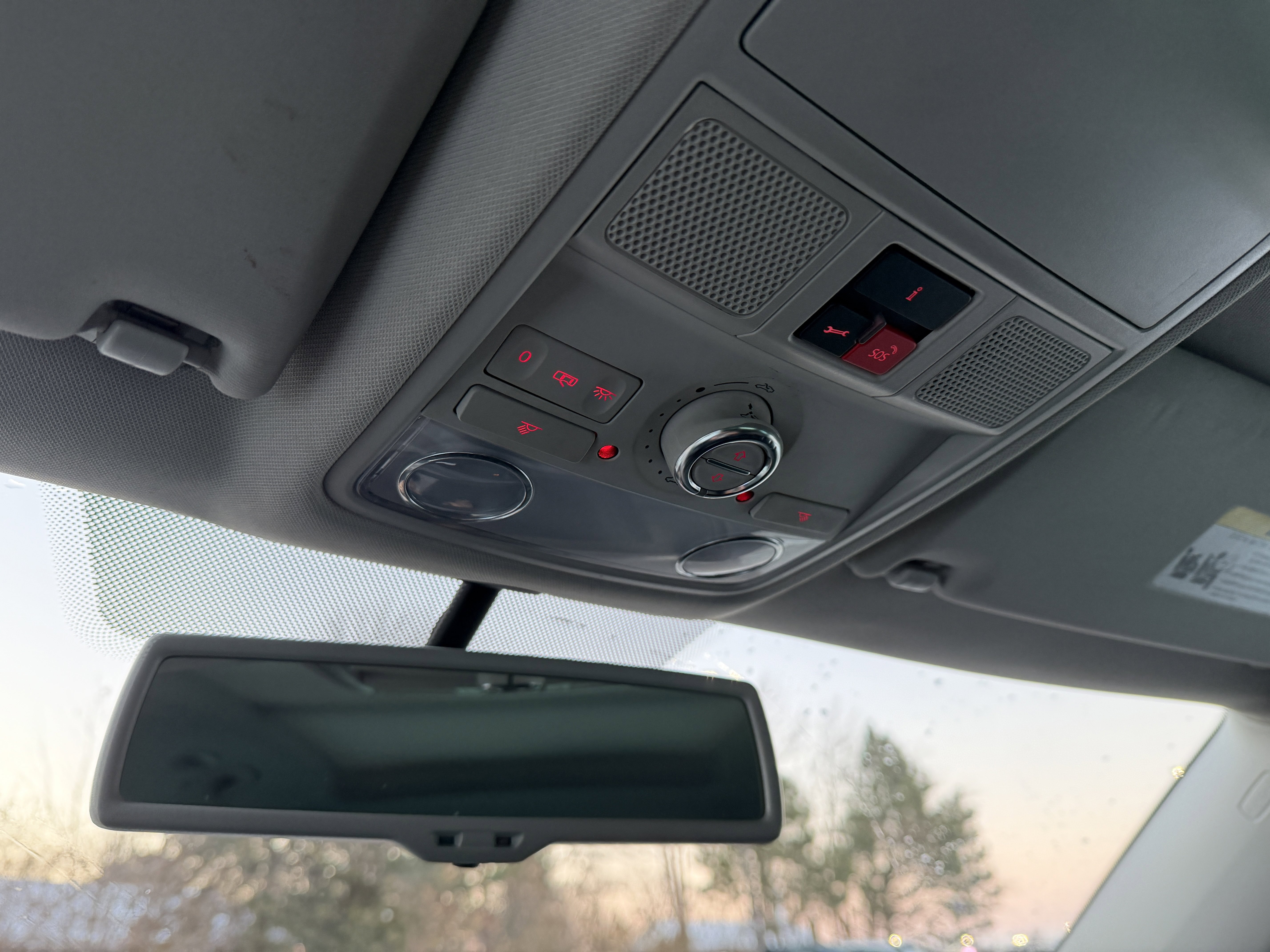 Used 2017 Volkswagen Tiguan Sport image 12