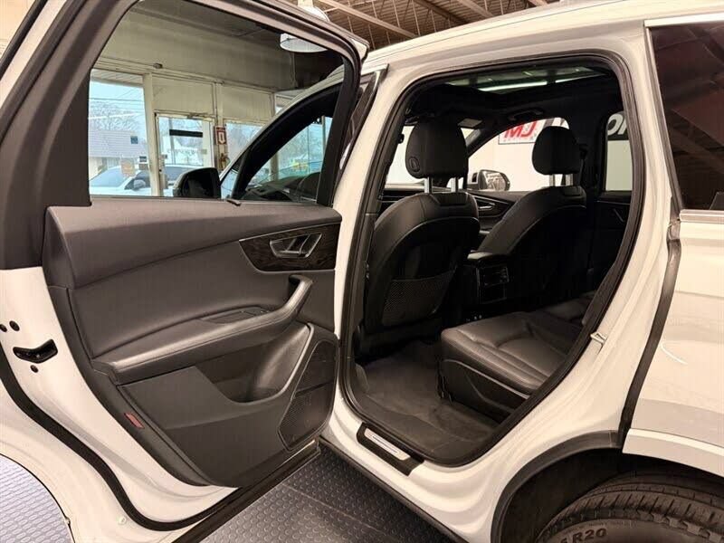 Used 2021 Audi Q7 3.0T Premium Plus w/ Executive Package AWD/4WD image 47