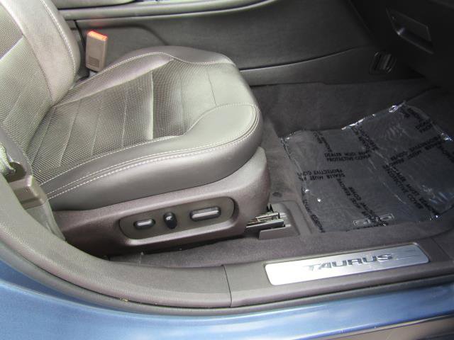 Certified 2019 Ford Taurus SHO w/ Driver Assist Package image 10