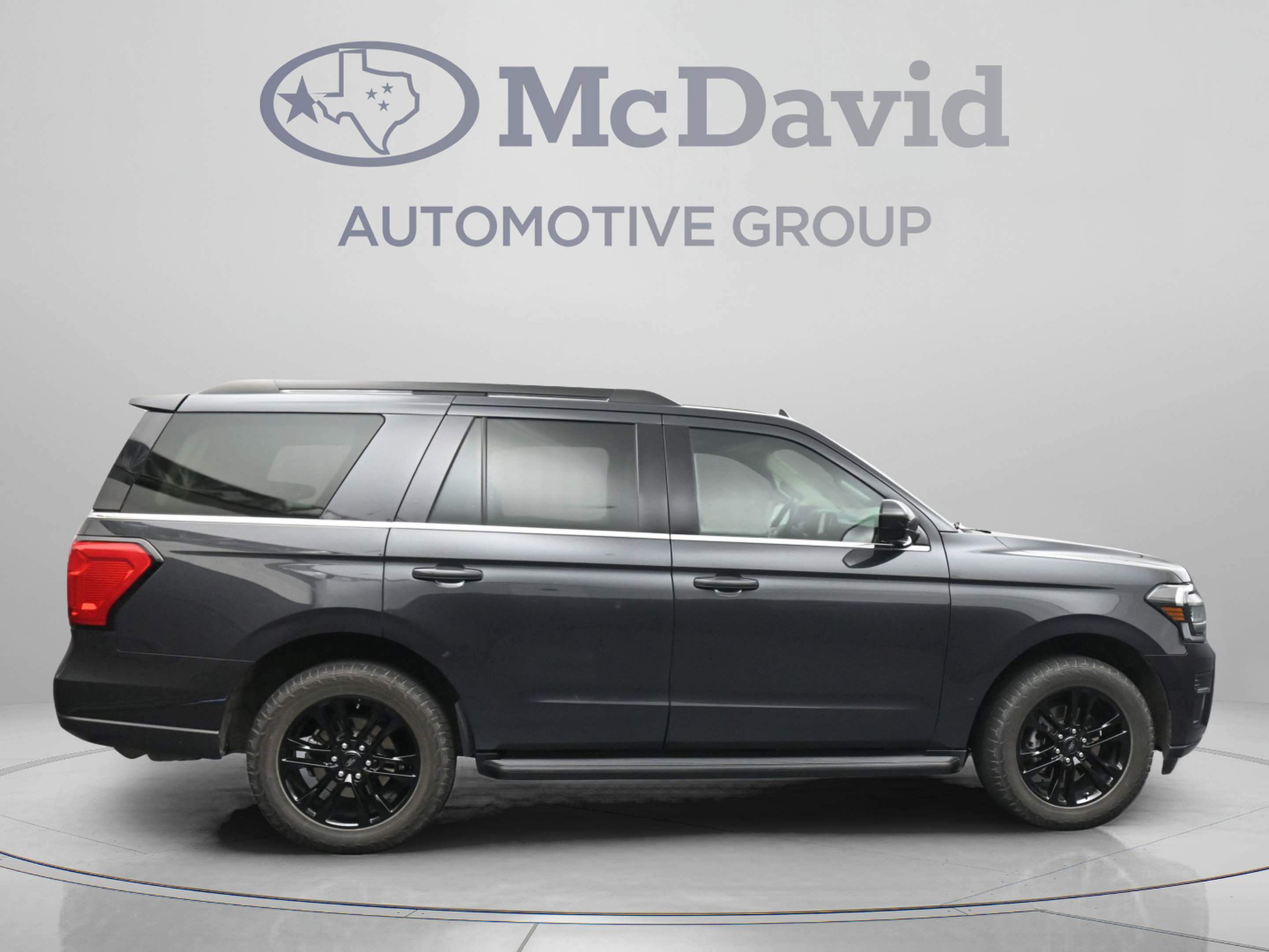 Used 2024 Ford Expedition XLT RWD image 9