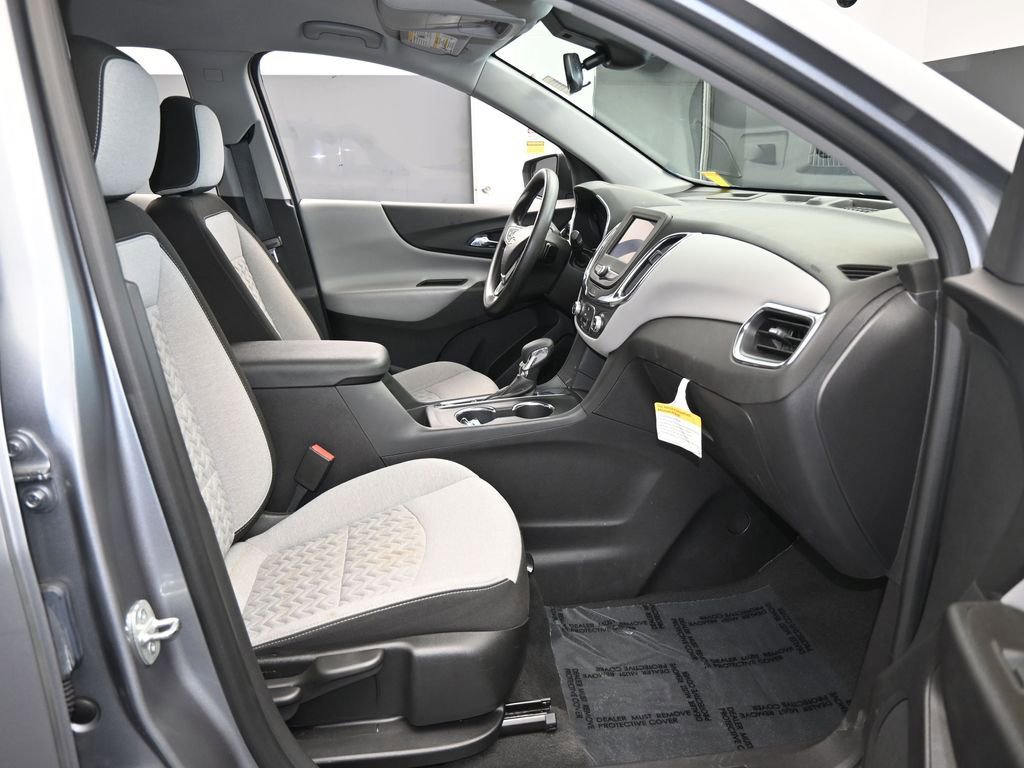 Used 2024 Chevrolet Equinox LS w/ Driver Confidence II Package image 41