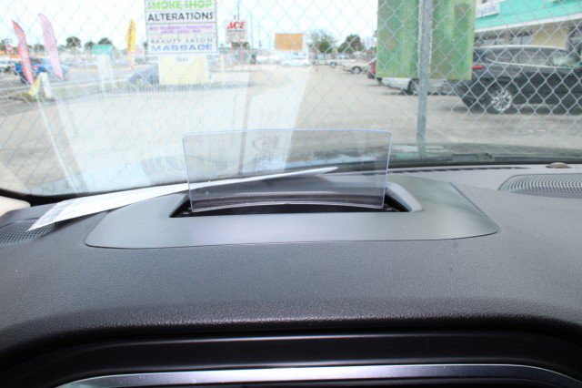 Used 2020 Ford Escape Titanium image 19